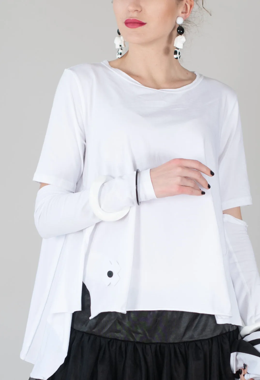 Detached Sleeve T-shirt in White