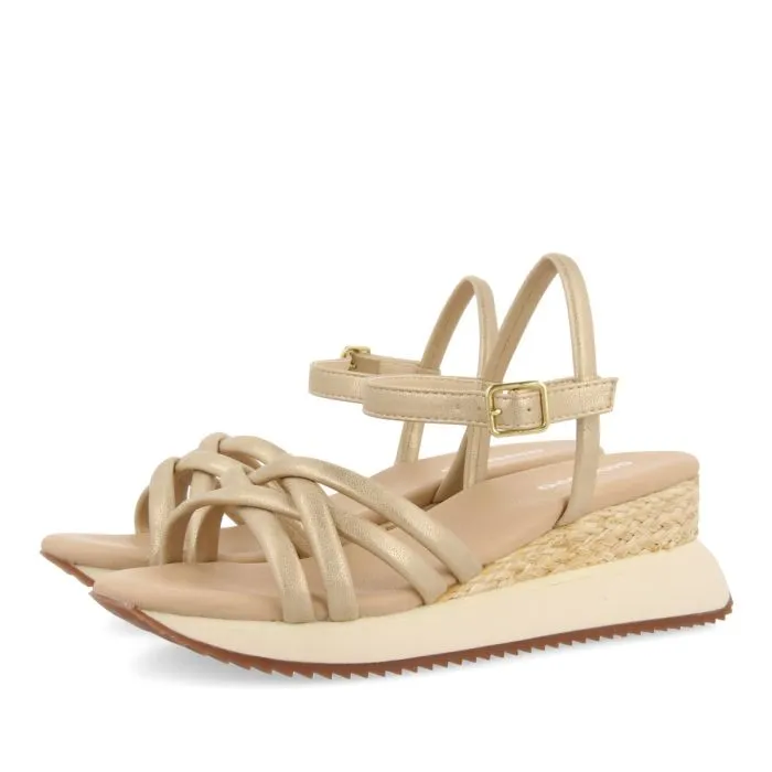 GOLDEN SANDALS WITH WEDGE AND TUBULAR STRAPS FOR WOMEN PERMET